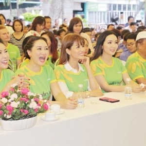 Gạo Hoa Lúa cùng Sao Việt đổ bộ đến chương trình “Gắn kết yêu thương” Gạo Hoa Lúa cùng Sao Việt đổ bộ đến chương trình “Gắn kết yêu thương”