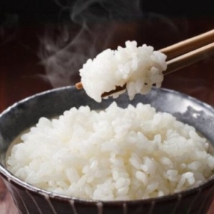 MẸO GIỮ CƠM KHÔNG BỊ ÔI THIU MÙA NẮNG NÓNG